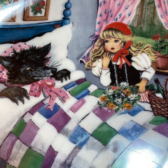 Little Red Riding Hood Plate - Picture 4 of 5
